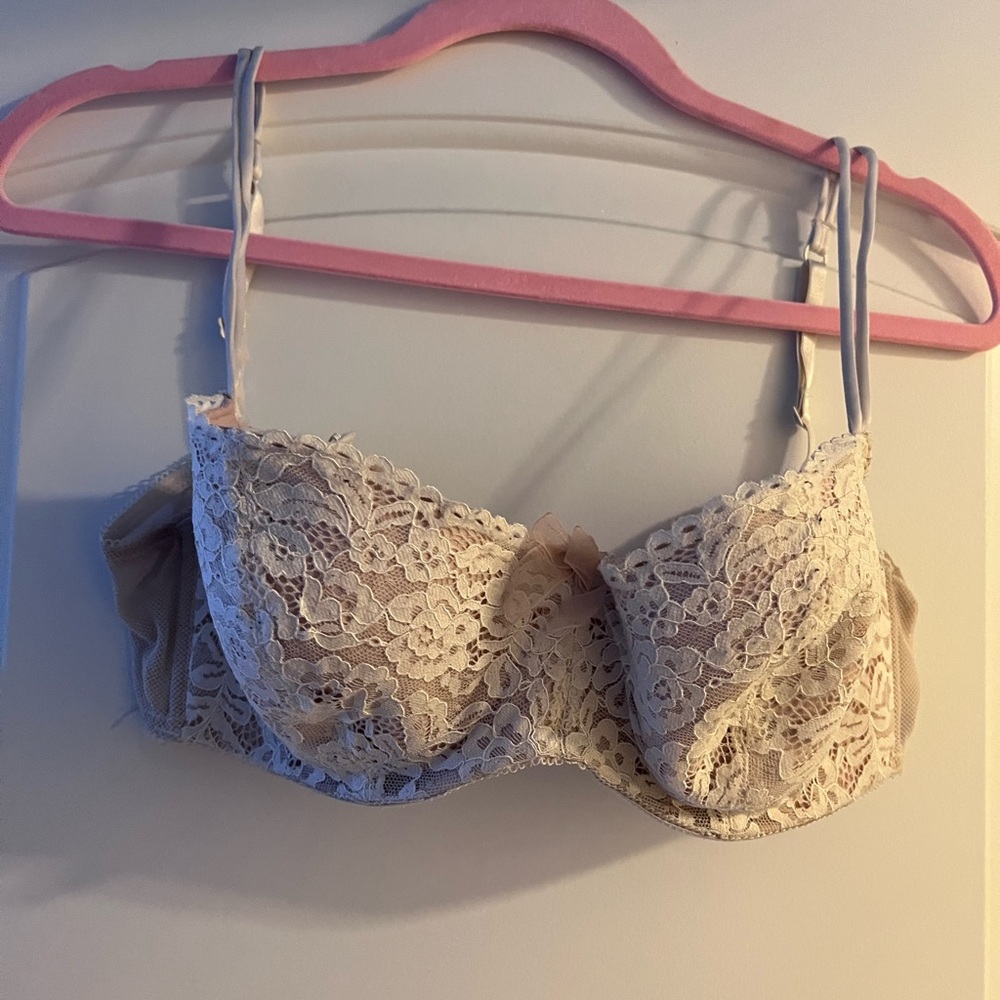 Elegant Lace Cream Bra